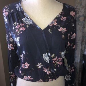 Joe B crop top NWT, blue floral, medium